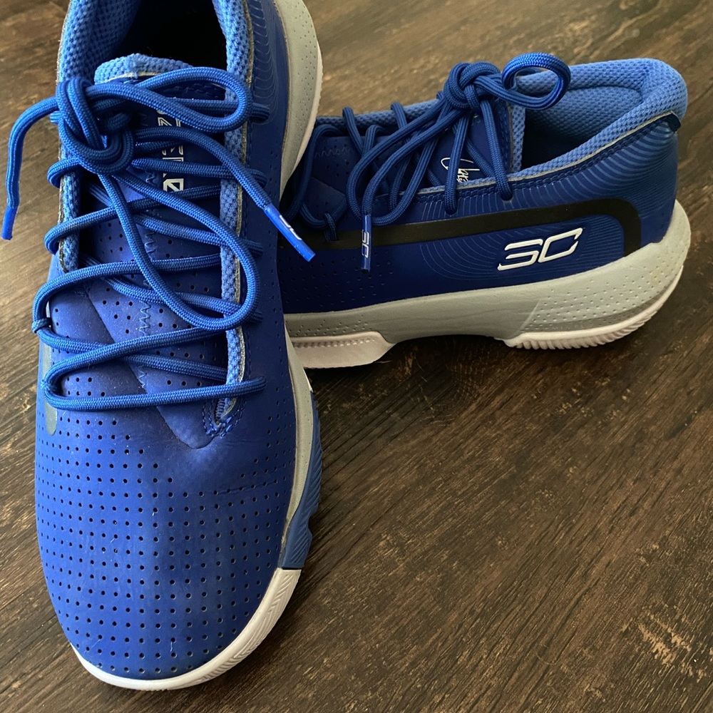 Under Armour Steph Curry SC 3zero III - size 5.5Y